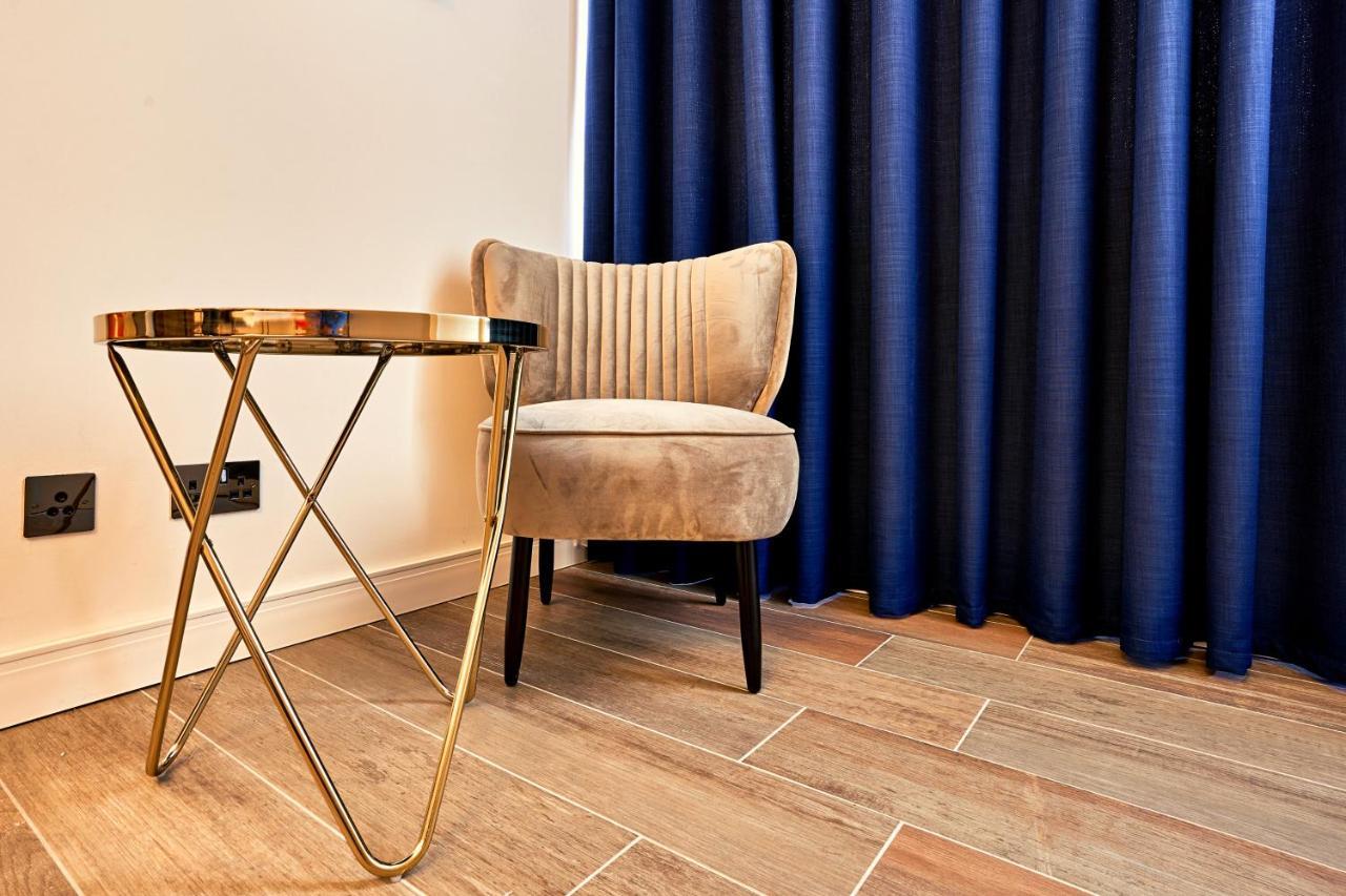 Cinematique Hotel Mosta Buitenkant foto
