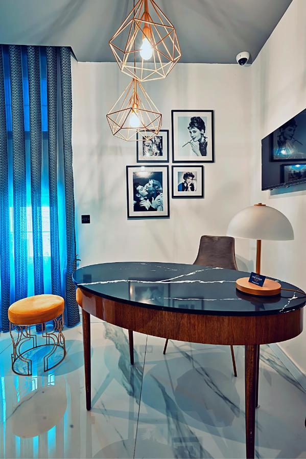 Cinematique Hotel Mosta Buitenkant foto